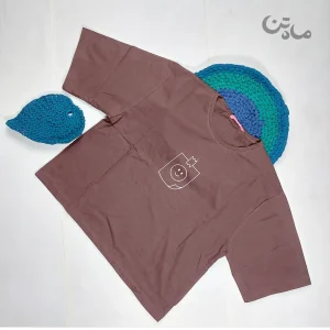 تیشرت پنبه سوپر باکسی مدل ایموجی قهوه ای تیره